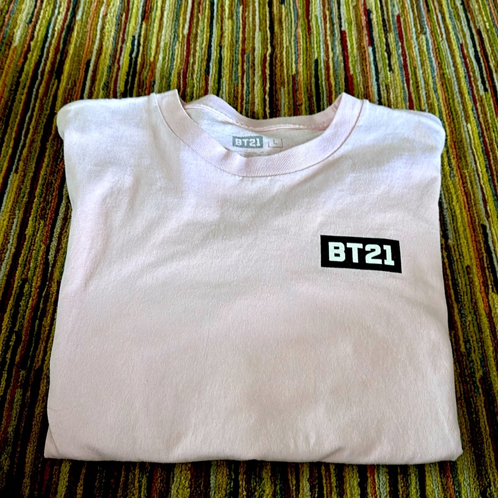 Men’s light pink antisocial tshirt